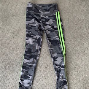 Gapfit Camo Leggings W Neon Green Side Stripe